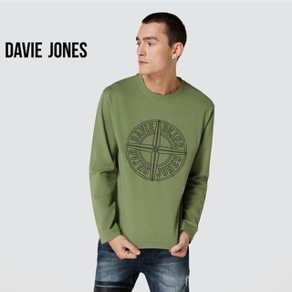 DAVIE JONES เสื้อยืดแขนยาว ปักลาย ทรง Regular Fit สีเขียว Long Sleeve Graphic print T-shirt in green WA0109GR