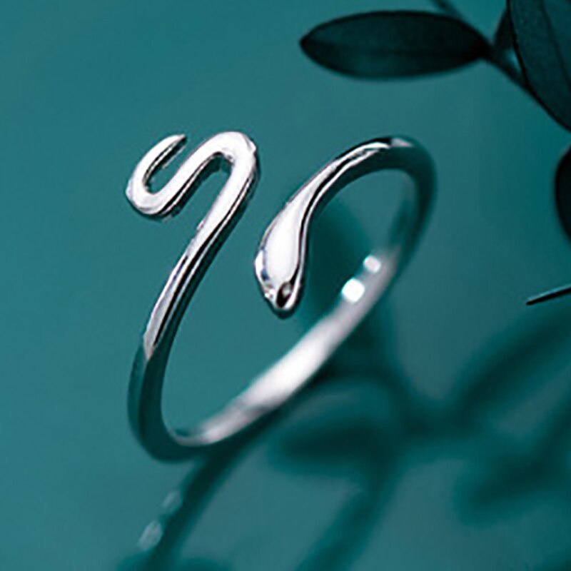 ภาพหน้าปกสินค้าแหวนเงิน รูปงู ปรับได้ สไตล์พังก์ เรียบง่าย สําหรับผู้หญิง 39; s ปาร์ตี้เครื่องประดับของขวัญ