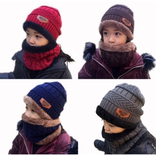 ภาพหน้าปกสินค้าหมวกไหมพรมกันหนาว พร้อมผ้าพันคอ สำหรับเด็ก ที่เกี่ยวข้อง