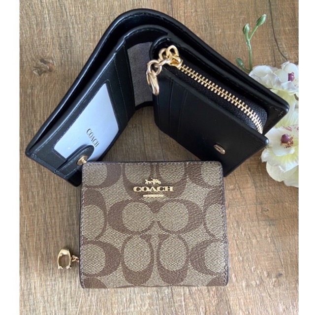 สด-ผ่อน-กระเป๋าใส่บัตร-สีน้ำตาล-ใส่แบงค์ได้-coach-c3309-snap-wallet-in-signature-canvas