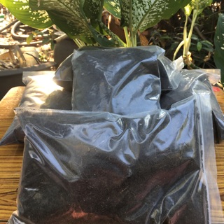📌📌ขาย🌱ดินปลูกต้น🌱 1 kg มีผสม EM+มูลวัว+ขุยมะพร้าว+แกลบเผา+ดินดำ🌴🌳🍀🎋