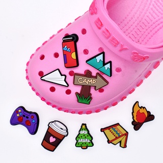 ภาพขนาดย่อของภาพหน้าปกสินค้าCrocs Jibbitz Pins ปุ่มกดรองเท้า DIY จากร้าน bulongjier.th บน Shopee