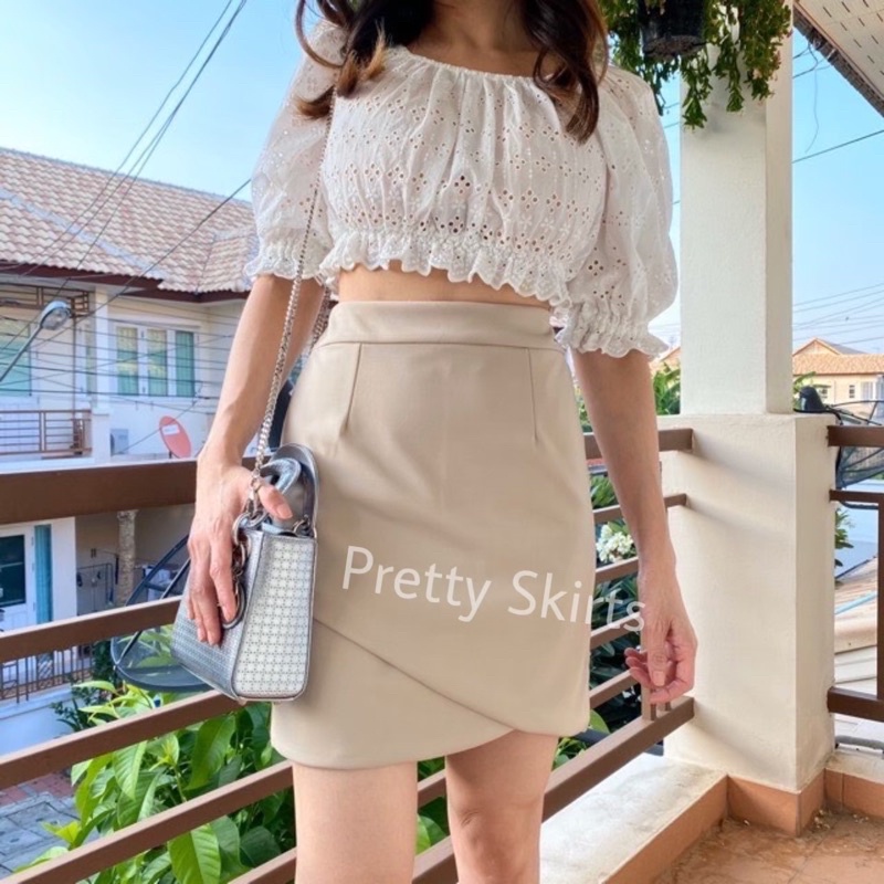 ภาพหน้าปกสินค้ากระโปรงทรงเอ ป้ายหน้า ยาว 18 นิ้ว จากร้าน pretty.skirts บน Shopee