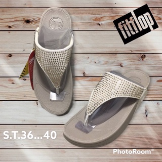 ภาพหน้าปกสินค้ารองเท้า Fitflop รุ่นเพชร สำหรับผู้หญิง นิ่ม เบาใส่สบาย เป็นรองเท้าเพื่อสุขภาพ ราคาถูก พร้อมส่งทุกคู่ ซึ่งคุณอาจชอบราคาและรีวิวของสินค้านี้