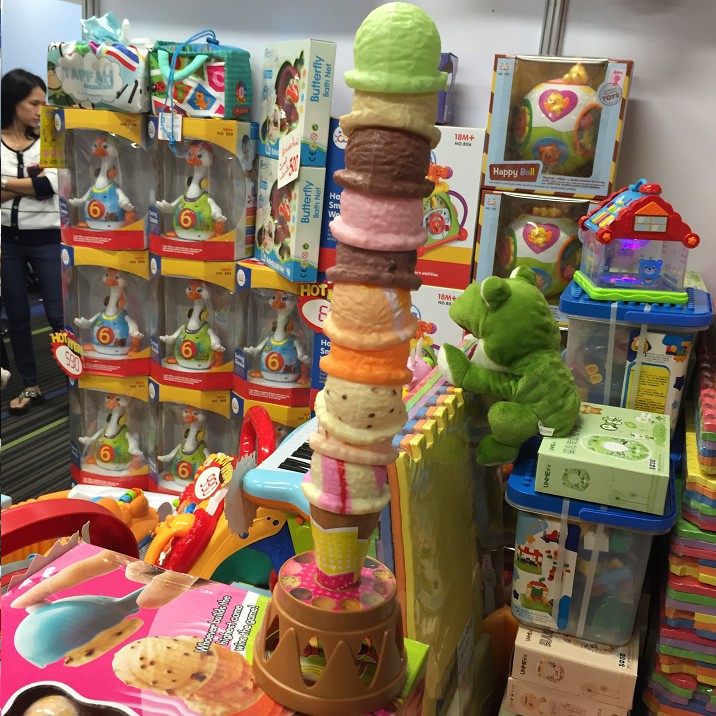 double-b-toys-เกมส์ครอบครัว-เกมส์ตักไอติม-ice-cream-tower-โคนไอศครีม-ฐานรอง-ที่ตัก-และไอศรีม-12-ลูก-เกมฝึกสมดุล