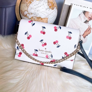 🎀 (สด-ผ่อน) กระเป๋าสะพาย 8.8 นิ้ว สีขาวลายเชอรี่ K6401 KATE SPADE Carson Dancing Cherries Print Crossbody