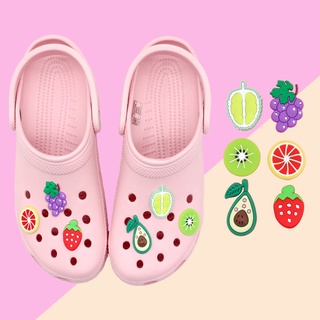 ลายการ์ตูนผลไม้น่ารัก Jibbitz Crocs PVC shoe charms accessories diy ถอดได้ ของขวัญคริสต์มาสสำหรับเด็ก อุปกรณ์รองเท้ารองเท้าแตะ เครื่องประดับ 1000 รุ่น สําหรับคุณเลือก