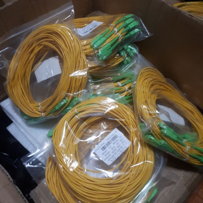 ภาพหน้าปกสินค้าSC/APC ขนาด 3 มิลลิเมตร ยาว 3 เมตร แพค 10 เส้น SC/APC-SC/APC Single-mode Single-fiber Optic Cable Patch Cord( 3m ) จากร้าน hilinktech บน Shopee