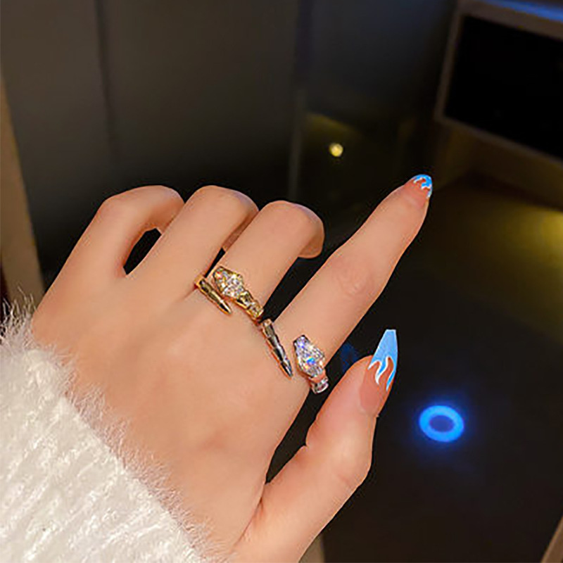 แหวนงูแฟชั่นใหม่ผู้หญิงออกแบบตาข่ายเปิดนิ้วมือส่วนบุคคล
