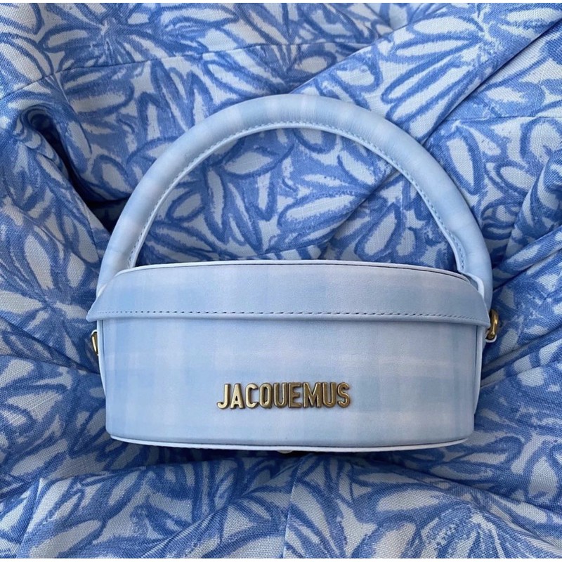 Used Jacquemus , cake box ของแท้ กระเป๋า สภาพสวย อุปกรณ์ สาย + ถุง 