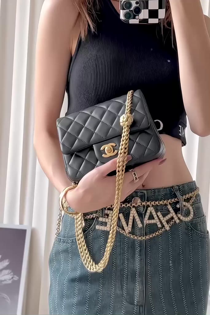 ชาแนล-chanel-23s-lambskin-black-chain-flip-bag-สุภาพสตรี-กระเป๋าสะพายไหล่