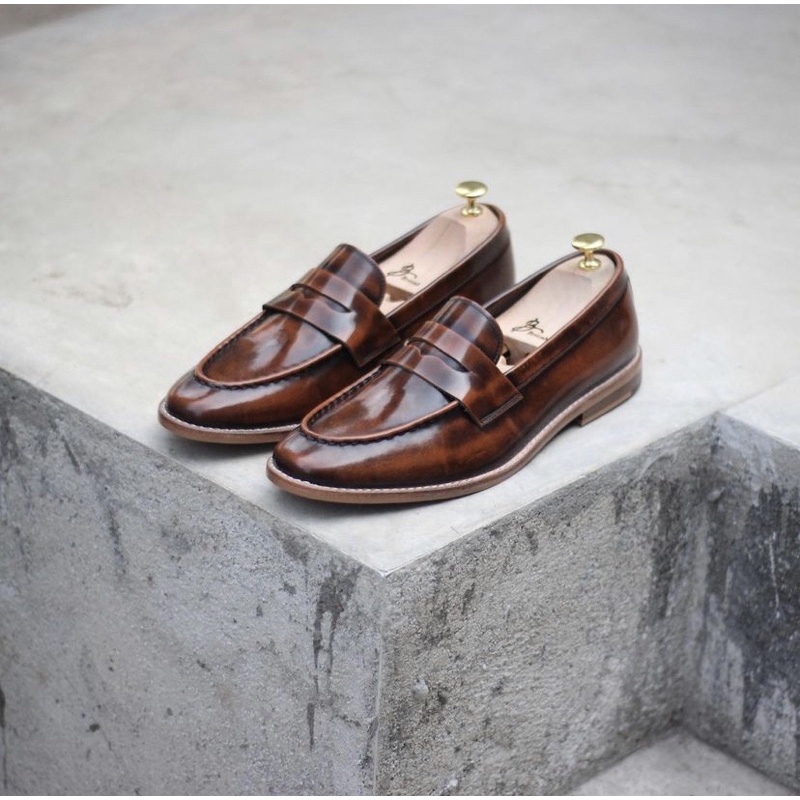 ภาพหน้าปกสินค้าBritish รองเท้าหนังโลฟเฟอร์ รุ่น Penny Loafers (Wishky) จากร้าน british_leathershoes บน Shopee