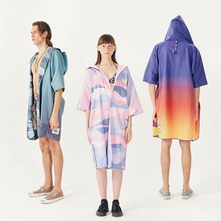 ภาพหน้าปกสินค้าชุดคลุม ว่ายน้ำ ดำน้ำ แห้งไว Wildkids poncho unisex กระดุมหน้า ใสได้ 2 ด้าน ที่เกี่ยวข้อง