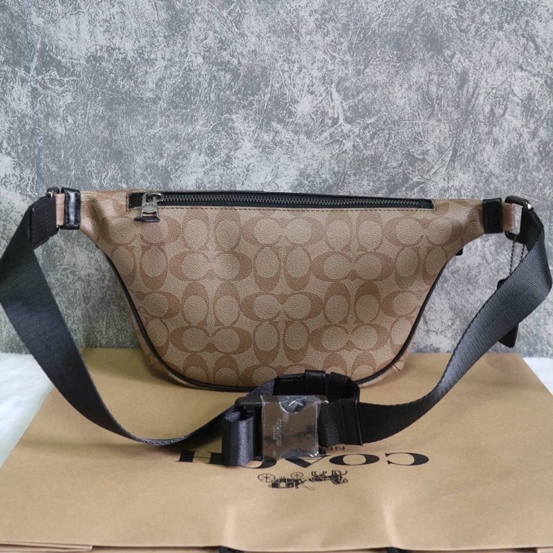 กระเป๋าคาดอก-coach-outlet