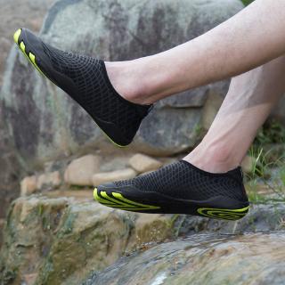 ราคาและรีวิว35-46 Swimming Shoes รองเท้าว่ายน้ำ รองเท้าโยคะ men's and women's sport shoes