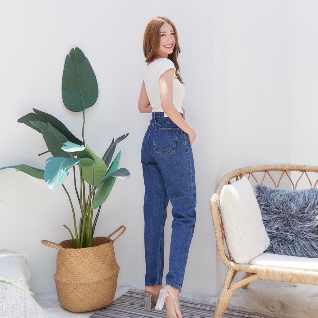กางเกงยีนส์-dark-blue-mom-jeans-เสื้อผ้าแบรนด์-belitastudio