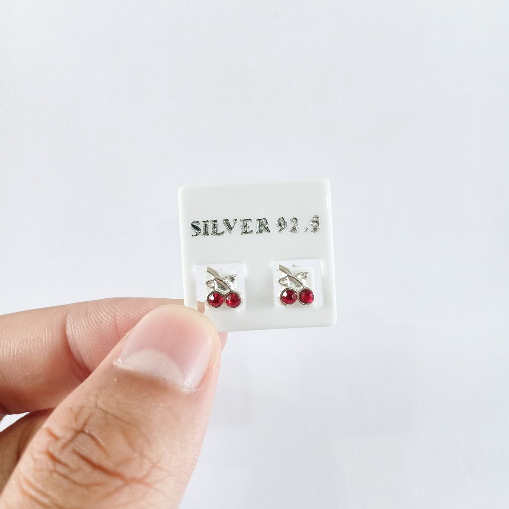 ภาพหน้าปกสินค้าต่างหูเงินแท้ cherry earrings ( 92.5% ) ( เงินแท้ ) ( เชอร์รี่ ) จากร้าน jewelry.ts บน Shopee