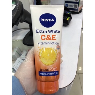 นีเวียเอ็กซ์ตร้าไวท์ซีแอนด์อีวิตามินโลชั่น 320มล.NIVEA Extra White CandE Vitamin Lotion 320.ml