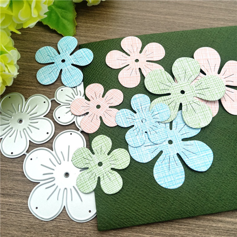 ภาพหน้าปกสินค้าแม่แบบโลหะตัดกระดาษ ลายนูน รูปดอกไม้ สําหรับตกแต่งสมุดภาพ การ์ด งานฝีมือ