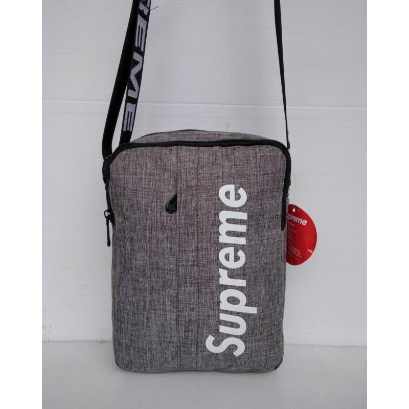 กระเป๋าสะพายข้างสกรีน-supreme-us042