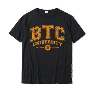 เสื้อผ้าผชเสื้อยืดผ้าฝ้าย พิมพ์ลาย btc university to the moon ตลก สําหรับผู้ชายS-5XL