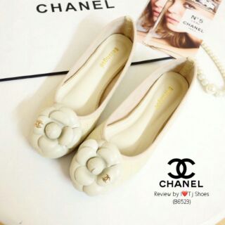 เช็คสินค้าก่อนสั่ง รองเท้า STYLE CHANEL หนังนิ่มประดับดอกคามิเลียดูน่ารักๆ