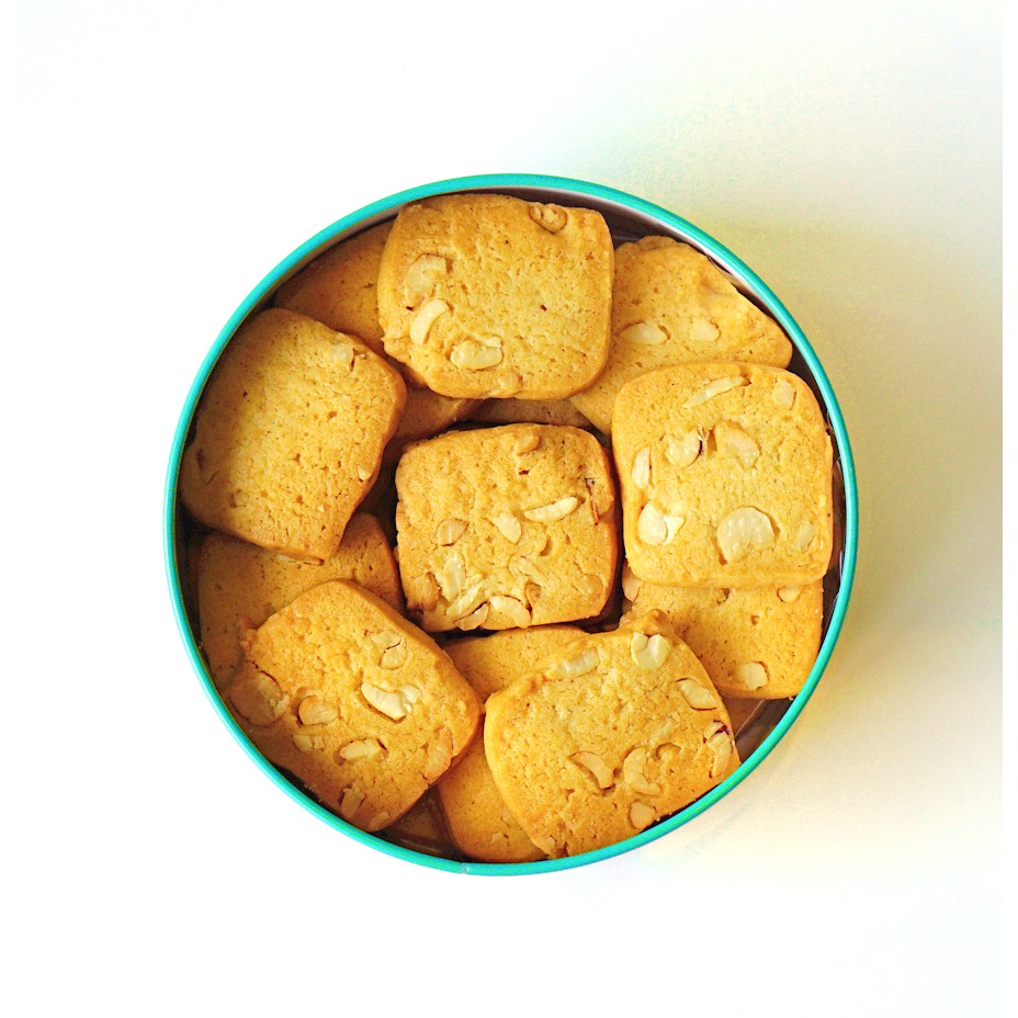cookies-by-jeab-คุ้กกี้กระป๋องเล็ก-สีฟ้า-รสเม็ดมะม่วงหิมพานต์-หรือข้าวโอ๊ตลูกเกด