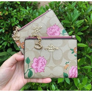 🎀 (สด-ผ่อน) กระเป๋าใส่บัตร แบบบาง สีเบจลายดอกไม้ ใส่แบงค์ได้ COACH 2413 SNAP CARD CASE IN SIGNATURE CANVAS