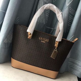 กระเป๋า Guess shopping Bag ลาย Signature พร้อมส่ง นาทีทอง