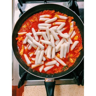 ภาพขนาดย่อของภาพหน้าปกสินค้าTokpokki Tteokbokki set ชุดต๊อกบกกี พร้อมปรุง ต๊อกป็อกกี ต๊อกโบกี ต๊อกบกกี สูตรแป้งนิ่ม  by TKkimchi จากร้าน tkkimchi บน Shopee