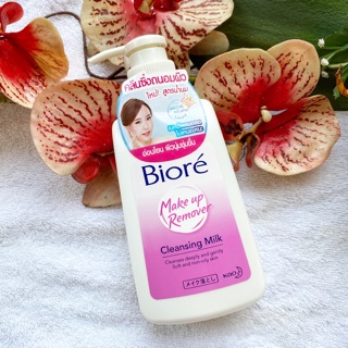 สินค้า 180 ml. ผลิต 09/23 Biore Make Up Remover Cleansing Milk บิโอเร เมคอัพ รีมูฟเวอร์ คลีนซิ่ง มิลค์