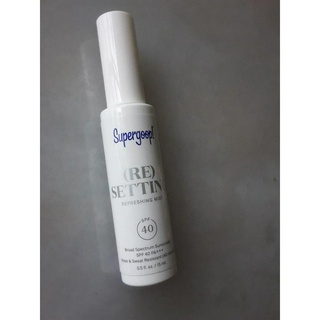 Supergoop (Re)Setting Refreshing Mist SPF40 15ml. สเปรย์ช่วยในการเซ็ตเมคอัพ