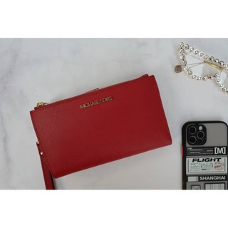 (ผ่อน0%) กระเป๋าสตางค์ Michael Kors Jet Set Travel LG Double Zip Wristlet หนังแท้ สีแดง 2 ซิป ใส่โทรศัพท์