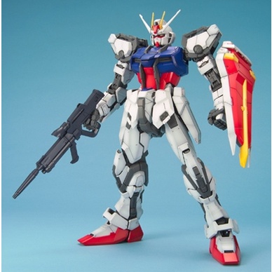 bandai-pg-1-60-strike-gundam