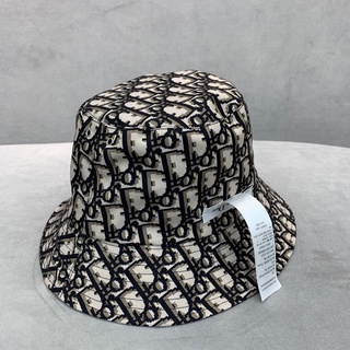 พรี Christian Dior Bucket hat หมวก​กัน​แดด​ หมวกกัน​ฝน​แฟชั่น​ แบรนด์​ รุ่น​เดียว​กัน​ดารา