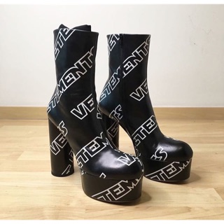 New!! Vetements รองเท้าบูทผู้หญิง size 35 & 39