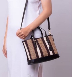 (ผ่อน0%) กระเป๋าสะพายข้าง MOLLIE TOTE 25 IN SIGNATURE JACQUARD WITH STRIPES (COACH C8416) khaki ลายทางสีน้ำตาล ลายซี