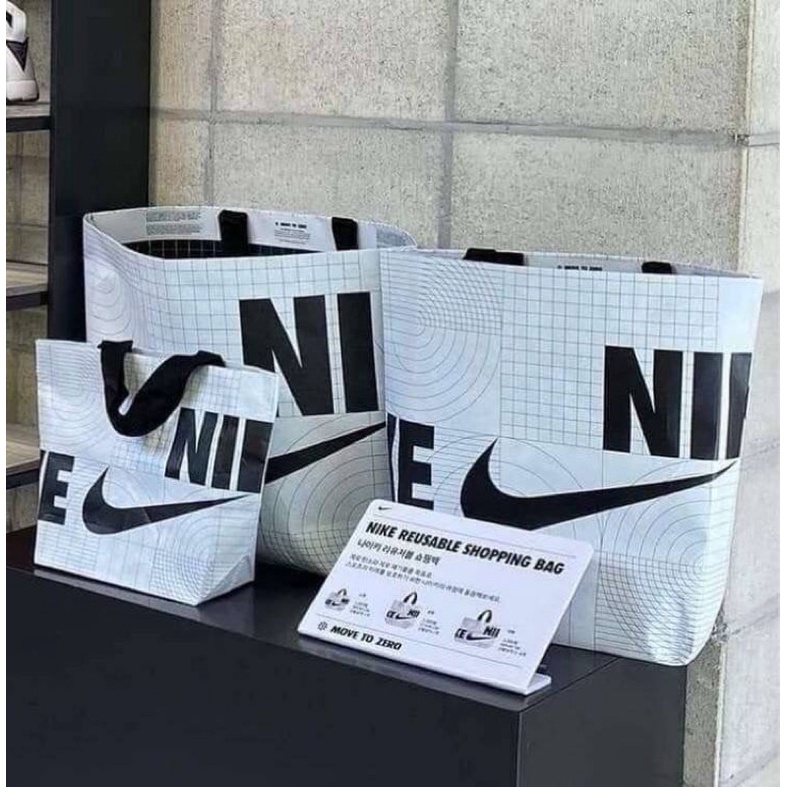 กระเป๋าช็อปปิ้งไนกี้-nike-shopping-bag