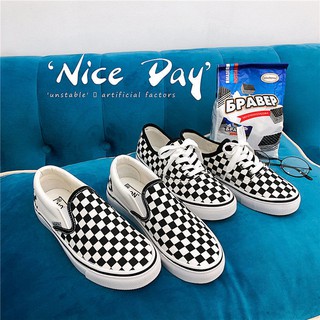 สินค้า Slip on รองเท้าผ้าใบ รุ่นใหม่ ulzzang ลายสก๊อต สึขาวดำ