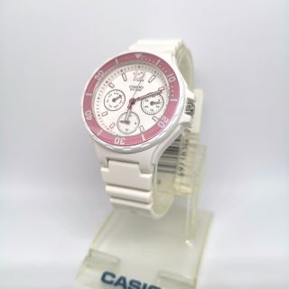 นาฬิกา​ข้อมือ​ผู้หญิง Casio LRW-250 ขอบหมุน สายยางสีขาว กันน้ำ