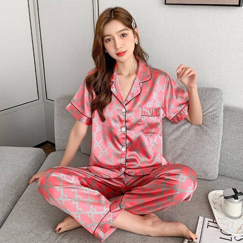 ชุดนอน ผ้าซาติน ขายาว | Shopee Thailand