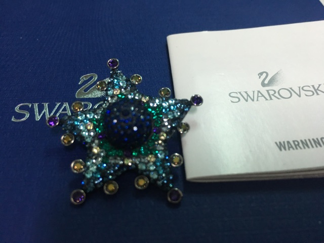 เข็มกลัด-swarovski-แท้-ไปแล้วค่ะ-ของใหม่-ไม่มีกล่อง-ราคาพิเศษ