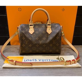 กระเป๋าสะพายข้าง LOUIS VUITTON