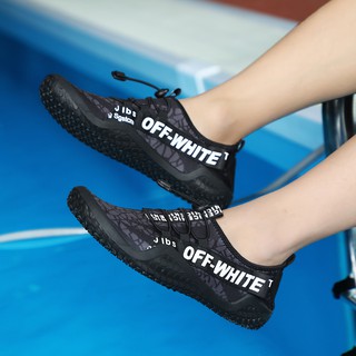 ภาพหน้าปกสินค้าMen water shoes sports shoes beach shoesรองเท้ากีฬาทางน้ำ รองเท้าลำลอง ชายหาด ระบายอากาศ Unisex ซึ่งคุณอาจชอบสินค้านี้
