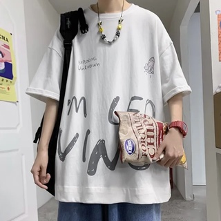 【M-5XL】เสื้อยืดคอกลม แขนสั้น พิมพ์ลายตัวอักษร ทรงหลวม โอเวอร์ไซซ์ แฟชั่นฤดูร้อน สําหรับผู้ชาย และผู้หญิง