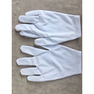 ภาพขนาดย่อของภาพหน้าปกสินค้าถุงมือผ้าสีขาว(80บ./12คู่)ถุงมือจราจร จากร้าน central_materil1 บน Shopee
