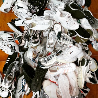 ภาพขนาดย่อของภาพหน้าปกสินค้ารองเท้ามือสองของแท้ทุกคู่ จากร้าน saiyukyik บน Shopee