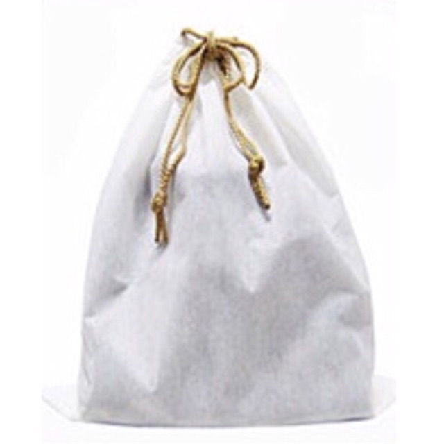 ราคาและรีวิวขนาดใหญ่ 25 นิ้ว ถุงผ้าสีขาว เชือกสีทอง ถุงผ้าหูรูดสปันบอนด์ ใหญ่พิเศษ 25 x 25 (ไม่มีตัวล็อกเชือก)ซื้อขั้นต่ำ 2 ใบ