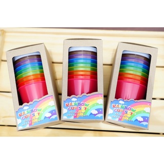 สินค้า Rainbow Cup Set แก้วเล่นกับ กระดุมยักษ์ ปอมปอม ใส่น้ำ ใส่อาหาร 10 ใบ 10 สี BPA Free (11024)