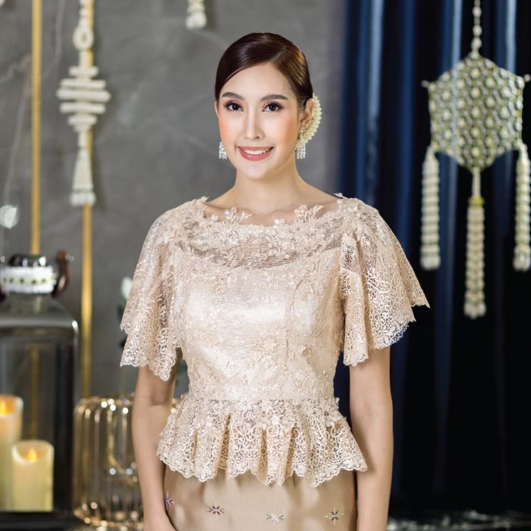 carisa-เสื้อลูกไม้-ชุดไทย-ดีไซน์ใหม่-งานตัดเย็บพรีเมี่ยม-ซับในสวมใส่สบาย-ไม่คัน-4109